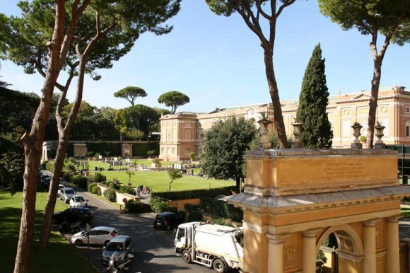 Blick aus dem Vatikanischen Palast auf einen kleinen Teil der Gärten