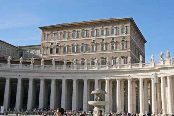 Apostolischer Palast - hier residiert der Papst (wenn er nicht Franziskus heißt und lieber im Gästehaus wohnen bleibt).